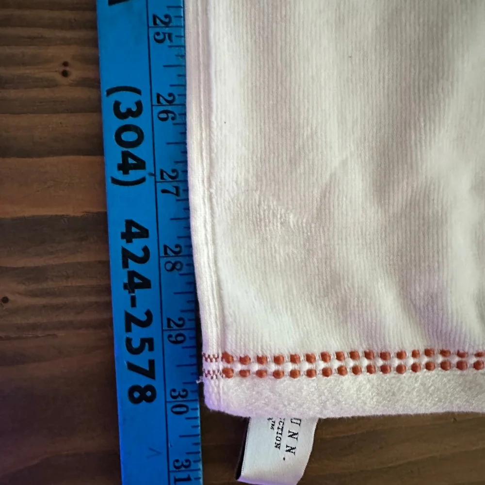 Rae Dunn White Orange Pumpkin Welcome Hand Towel 29.5x16 Pre-Owned seaonsal fall